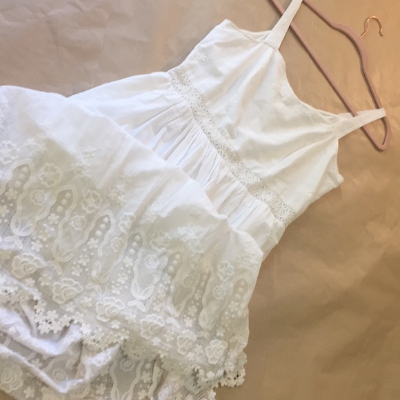 Yumi White Sundress with Lace Hem - Picture 11 of 11